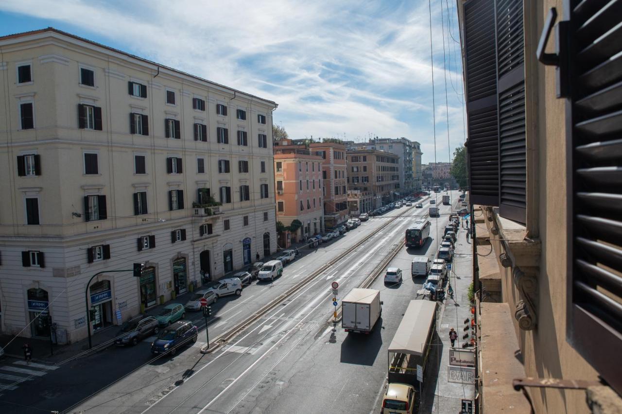 Dreams In Rome - Colosseum Apartment Esterno foto